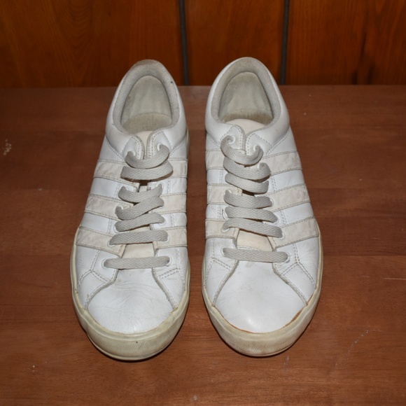 ladies white tennis shoes